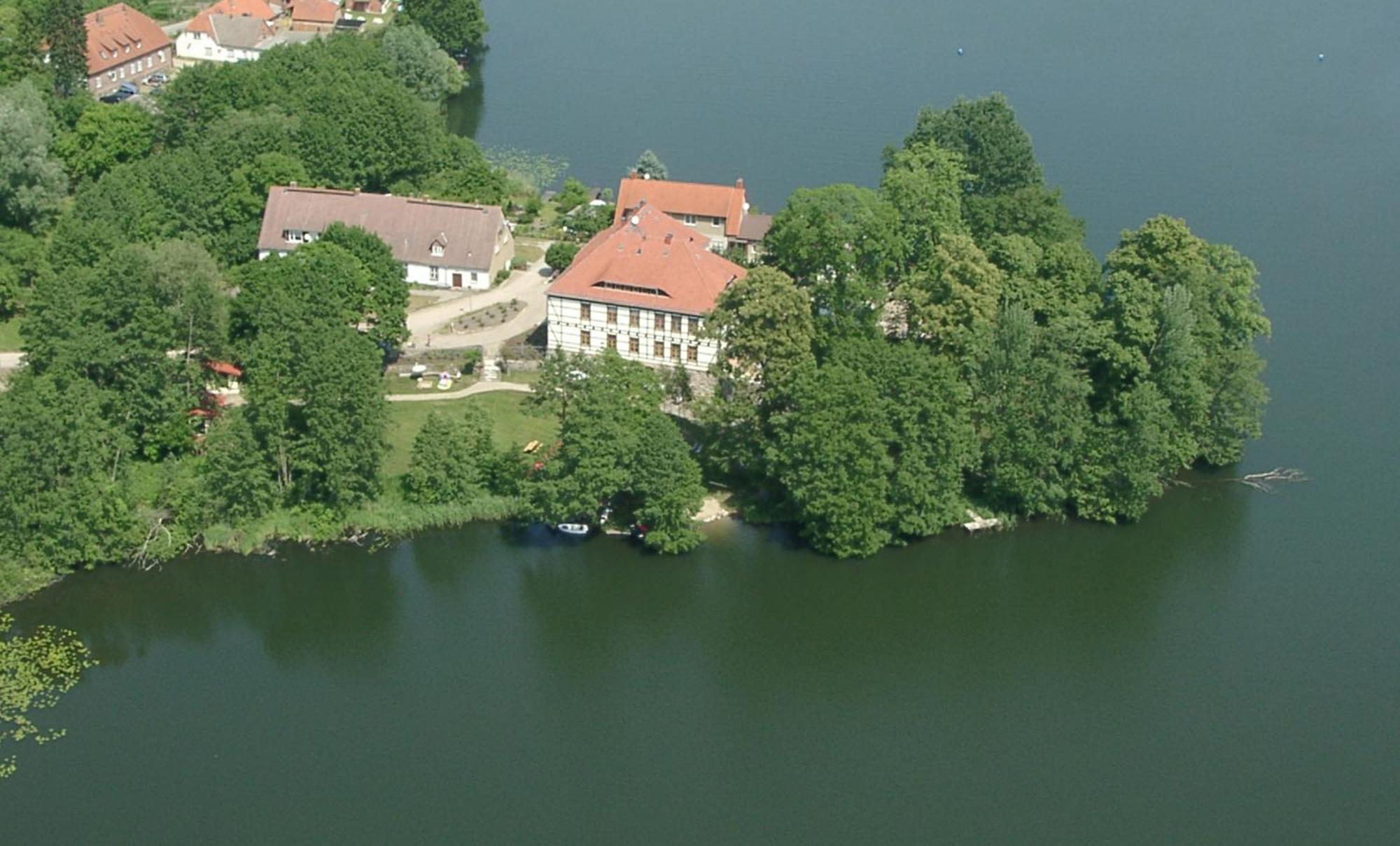Drostenhaus Feldberg Feldberger Seenlandschaft Екстериор снимка