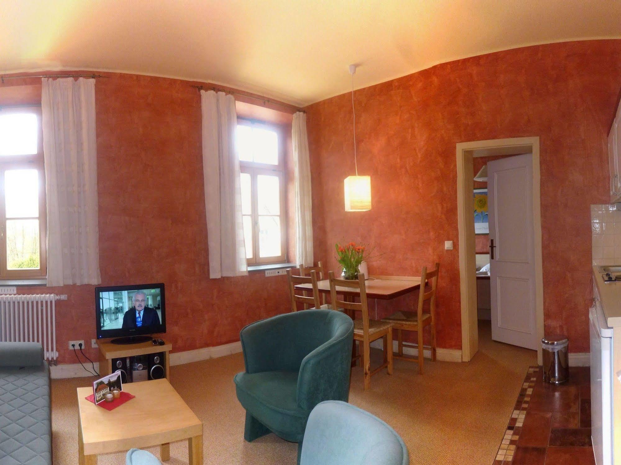 Drostenhaus Feldberg Feldberger Seenlandschaft Екстериор снимка